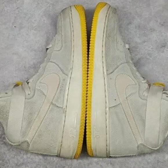 Nike Air Force 1 High Desert Sand Varsity Maize 6.5 Y - Picture 3 of 7